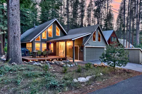 10477 Washoe Rd, Truckee, CA 96161