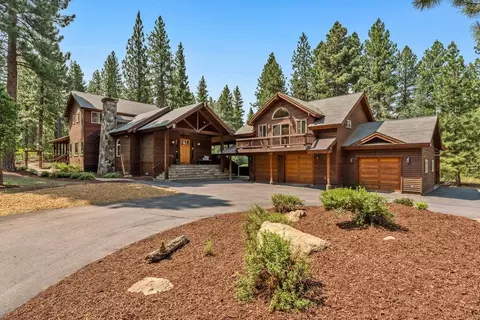 10915 Royal Crest Dr, Truckee, CA 96161