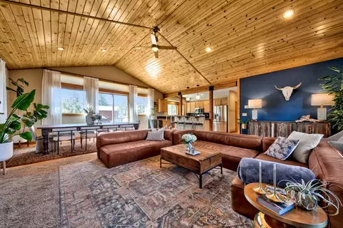 15449 Sudsbury Cir, Truckee, CA 96161