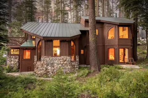 10071 Lola Montez Ln, Soda Springs, CA 95728