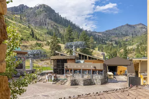 1995 Olympic Valley Rd # 1-208, Olympic Valley, CA 96146