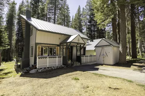 51035 Conifer Dr, Soda Springs, CA 95728