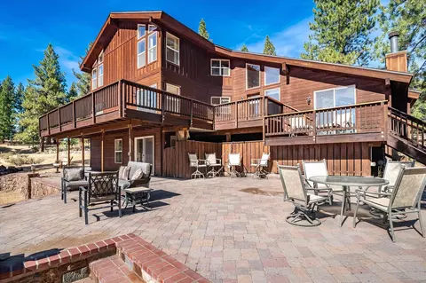 16095 Woodbridge Ct, Truckee, CA 96161