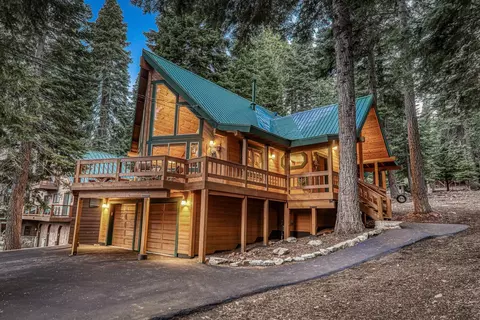 13735 Davos Dr, Truckee, CA 96161