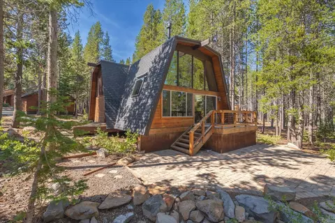 14626 Davos Dr, Truckee, CA 96161