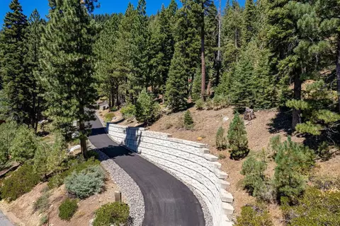 1060 Sandy Way, Olympic Valley, CA 96146 photo 2