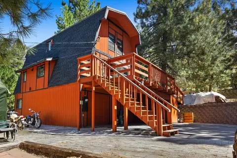 10305 Eton Pl, Truckee, CA 96161