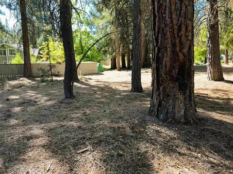 44 Oak Ct, Blairsden, CA 96103 photo 3