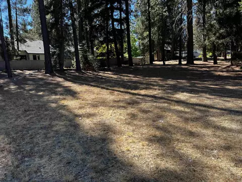 44 Oak Ct, Blairsden, CA 96103