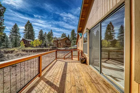 15469 Crown Cir, Truckee, CA 96161