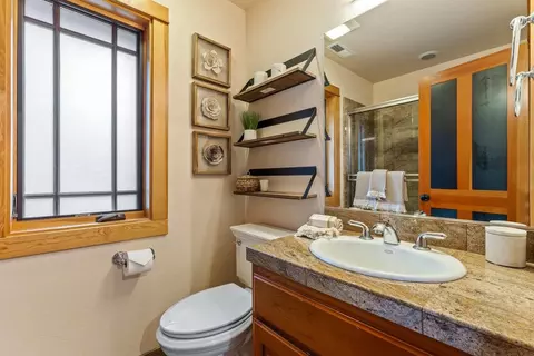 2104 Eagle Feather, Truckee, CA 96161 photo 24