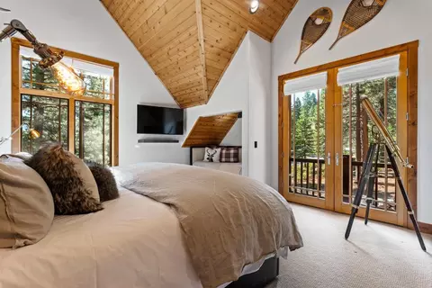 2104 Eagle Feather, Truckee, CA 96161 photo 13