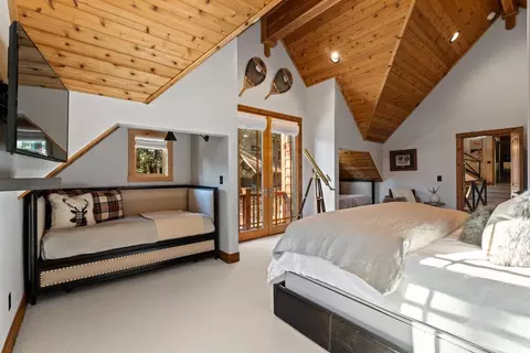2104 Eagle Feather, Truckee, CA 96161 photo 14