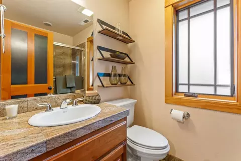 2104 Eagle Feather, Truckee, CA 96161 photo 22