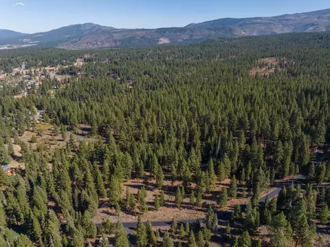 10794 Regency Cir, Truckee, CA 96161