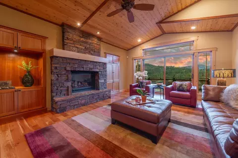 12530 Pinnacle Loop, Truckee, CA 96161 photo 2