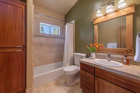 12530 Pinnacle Loop, Truckee, CA 96161 photo 18