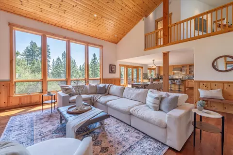 13316 Hillside Dr, Truckee, CA 96161