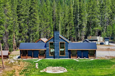 804 Fiberboard Rd, Sierraville, CA 96126