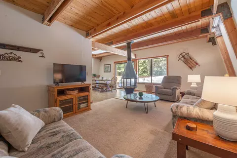 12709 Skiview Loop, Truckee, CA 96161 photo 5