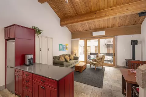 2000 N Village Dr # 312, Truckee, CA 96161