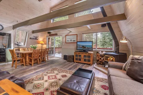 13474 Weisshorn Ave, Truckee, CA 96161
