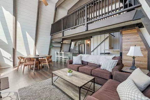 14206 Northwoods Blvd, Truckee, CA 96161