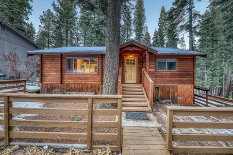 10618 Laurelwood Dr, Truckee, CA 96161