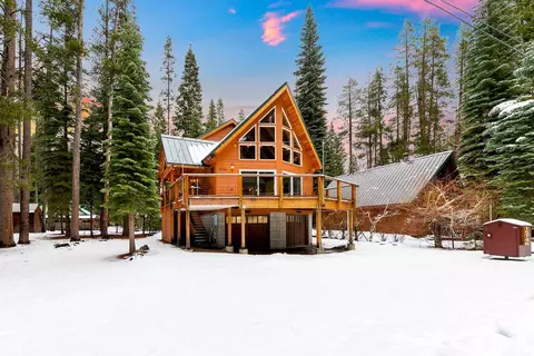 15746 Pine St, Truckee, CA 96161 photo 1