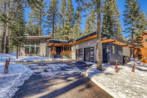 11244 Comstock Dr, Truckee, CA 96161