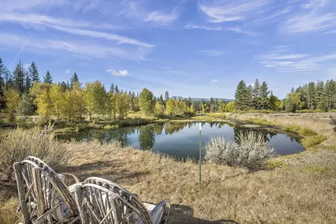 1060 Little Bear Rd, Blairsden, CA 96103