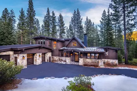 8196 Valhalla Dr, Truckee, CA 96161