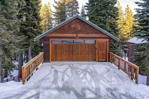 11925 Rhineland Ave, Truckee, CA 96161