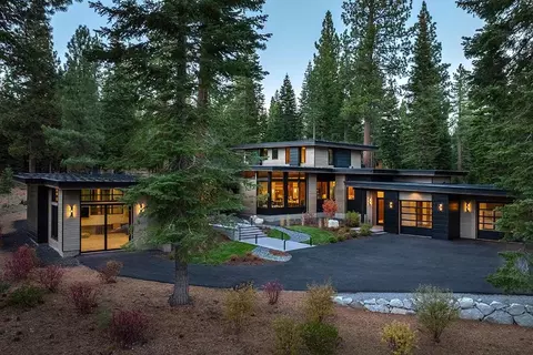 10930 Almendral Ct, Truckee, CA 96161