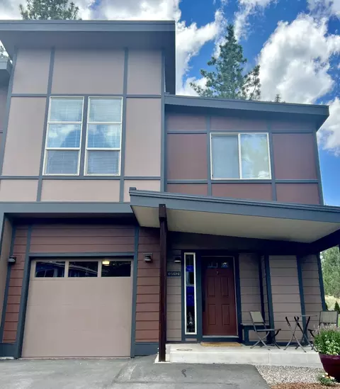 9512 Parker Ln, Truckee, CA 96161