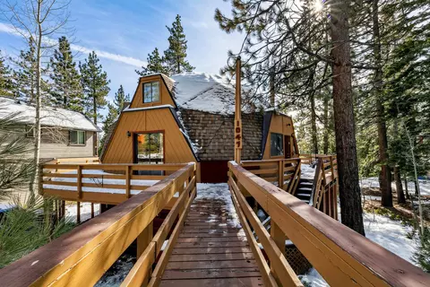 1047 Trent Ln, Kings Beach, CA 96143