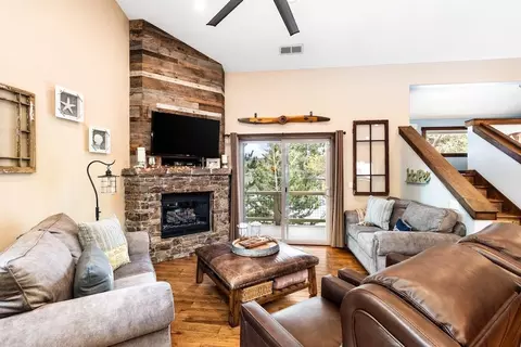 12719 Northwoods Blvd, Truckee, CA 96161