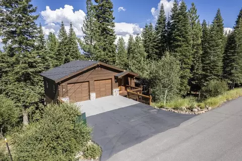 10894 Mougle Ln, Truckee, CA 96161