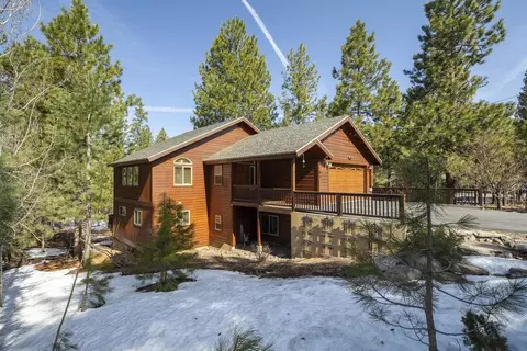 15450 Donnington Ln, Truckee, CA 96161