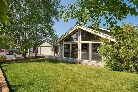 16154 Wellington Way, Truckee, CA 96161
