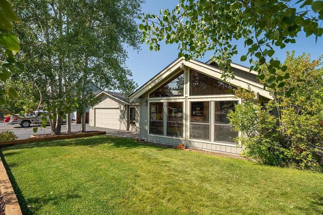 16154 Wellington Way, Truckee, CA 96161