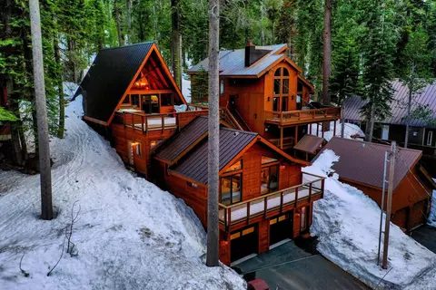15501 Conifer Dr, Truckee, CA 96161