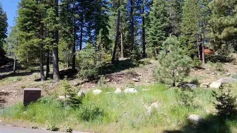 12574 Saint Moritz Ln, Truckee, CA 96161