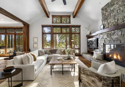 9305 Heartwood Dr, Truckee, CA 96161