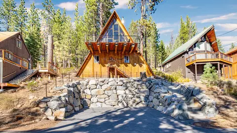 15244 Reed Ave, Truckee, CA 96161