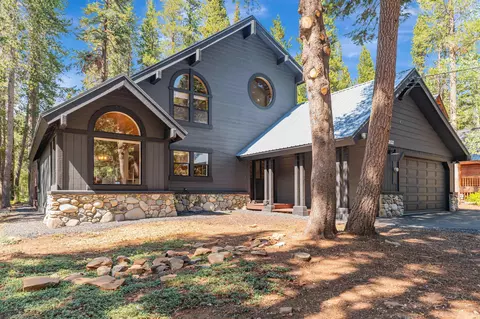 12852 Skiview Loop, Truckee, CA 96161 photo 3