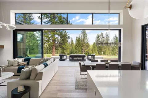9235 Brae Ct, Truckee, CA 96161