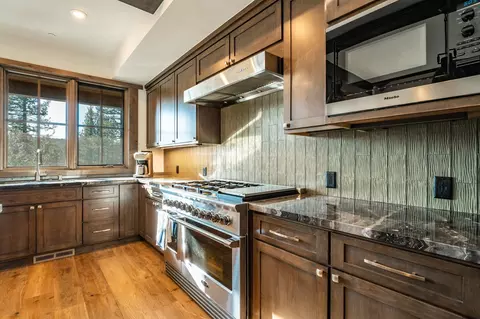 11575 Henness Rd, Truckee, CA 96161 photo 10
