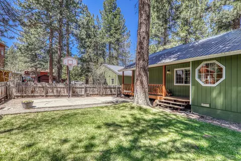 10411 Saint James Pl, Truckee, CA 96161