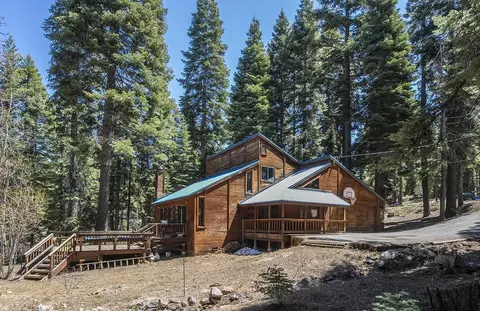 10498 Whiskey Jack Ct, Truckee, CA 96161